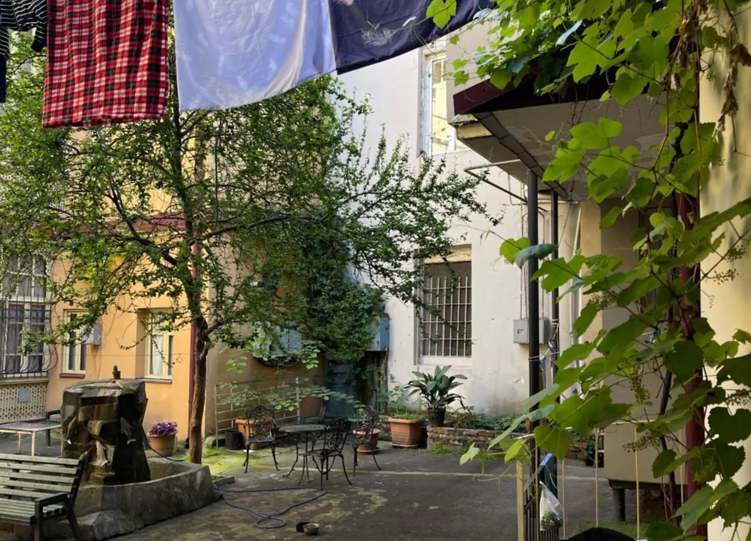 Mansard Georgian Sun In The City Center Tbilisi Lägenhet